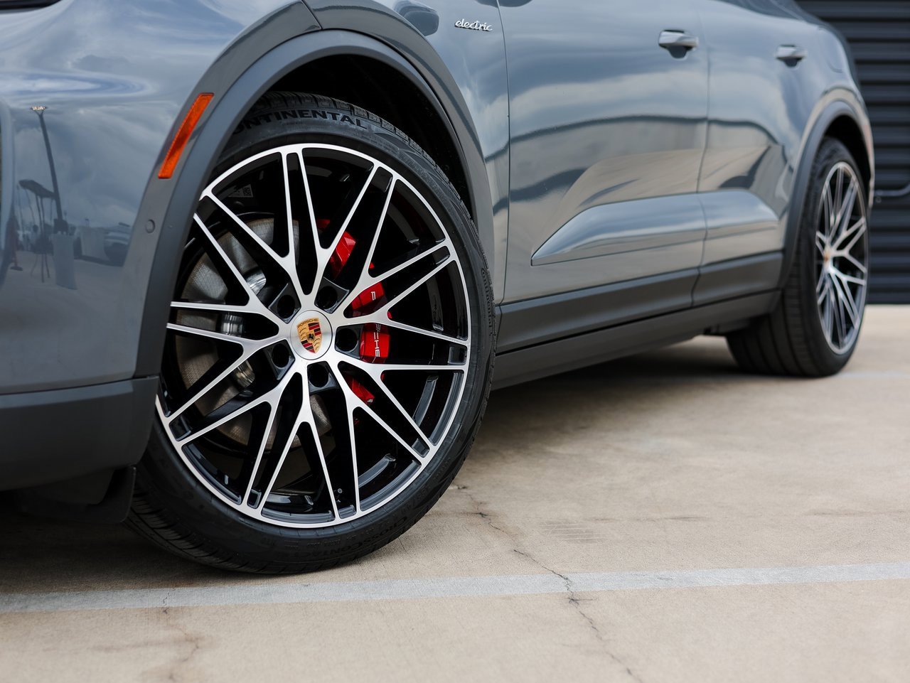 New 2025 Porsche Macan 4S Electric image 12