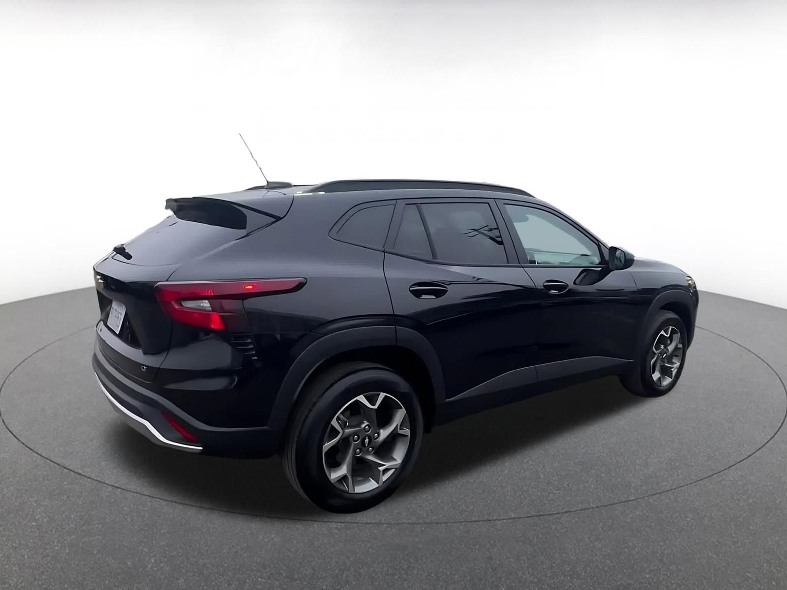 Used 2025 Chevrolet Trax LT image 15