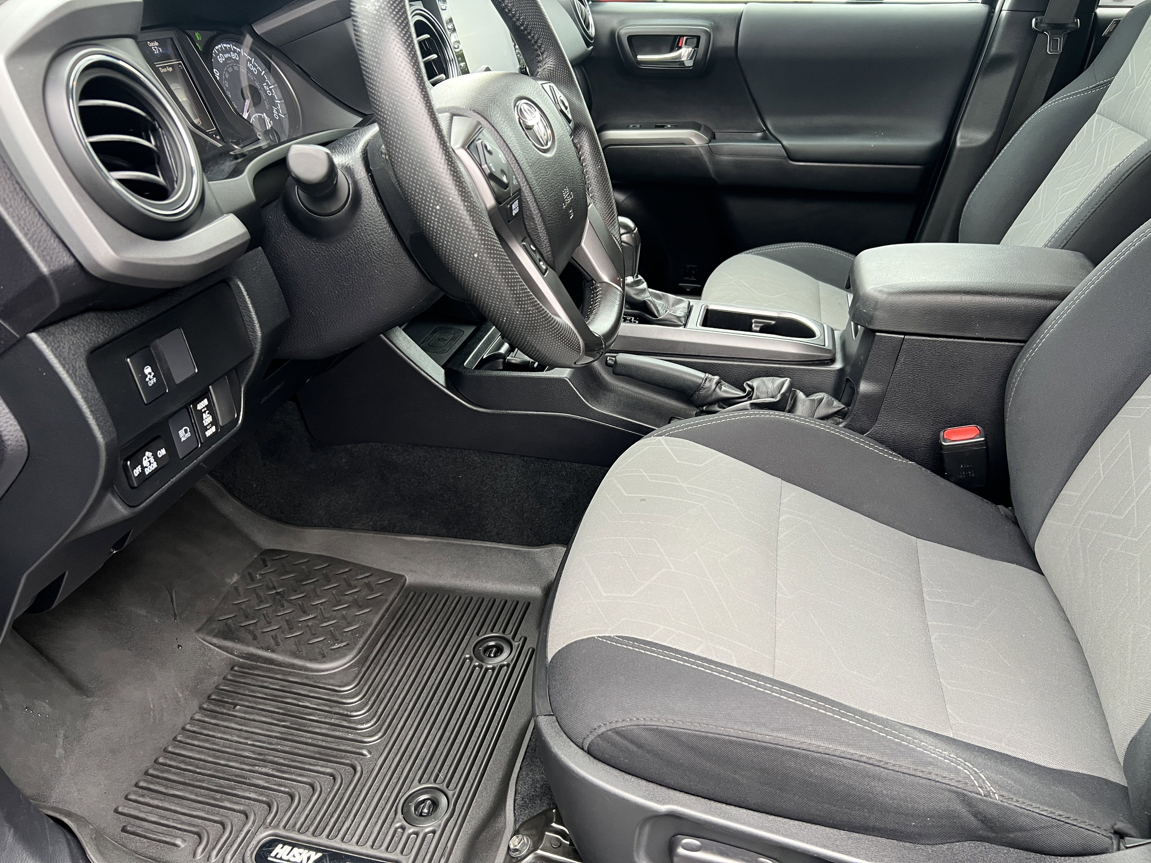 Used 2021 Toyota Tacoma TRD Off-Road w/ Technology Package image 13