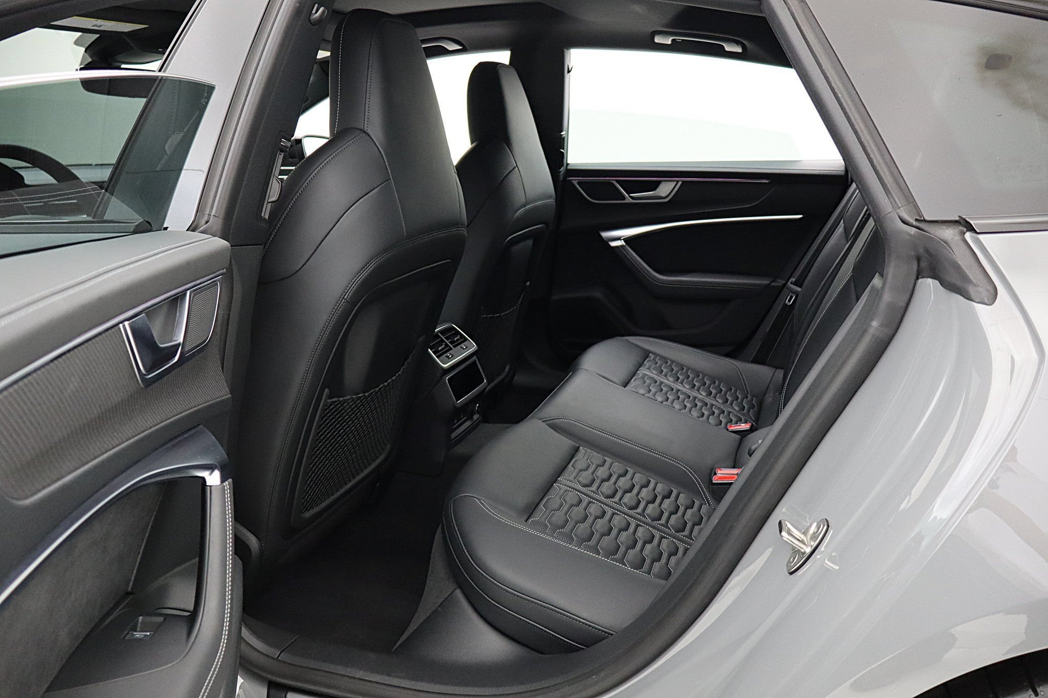 Used 2022 Audi RS 7 Sportback AWD/4WD image 35