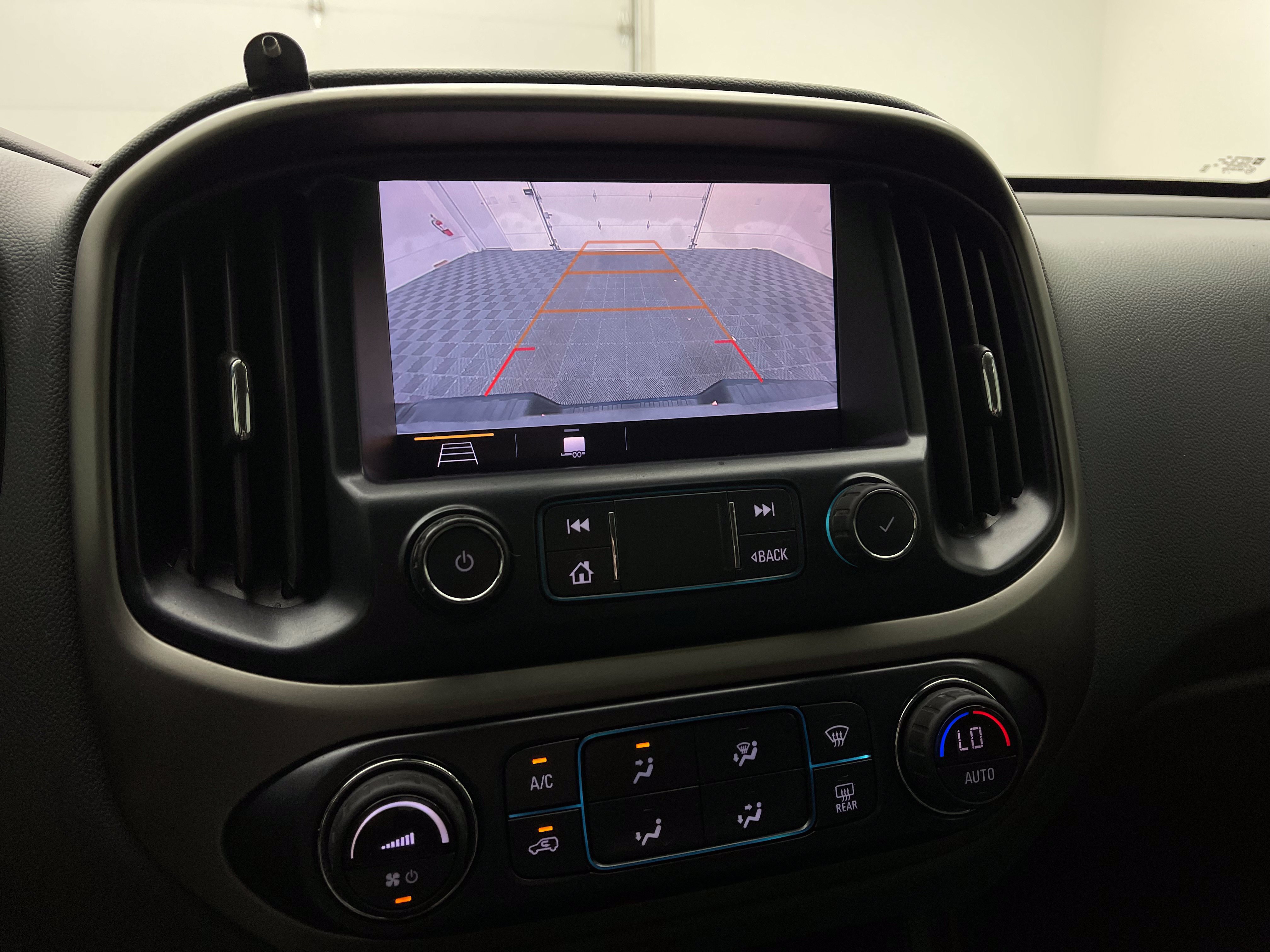 Used 2019 Chevrolet Colorado Z71 AWD/4WD image 4