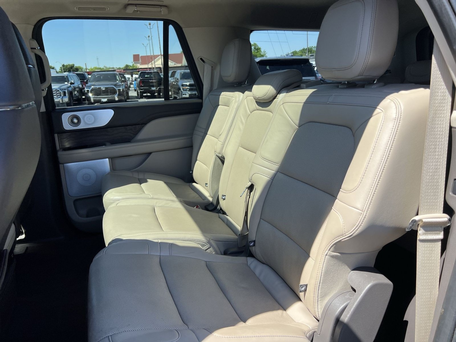Used 2024 Lincoln Navigator L Reserve AWD/4WD image 24