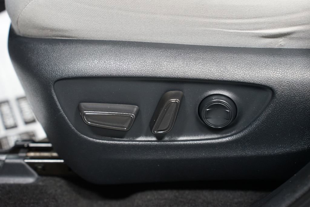 Used 2019 Toyota RAV4 XLE image 32