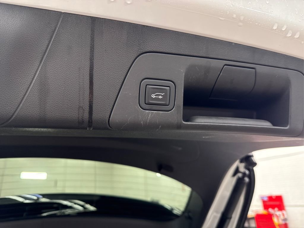 Used 2023 Buick Envision Essence w/ Technology Package I image 14