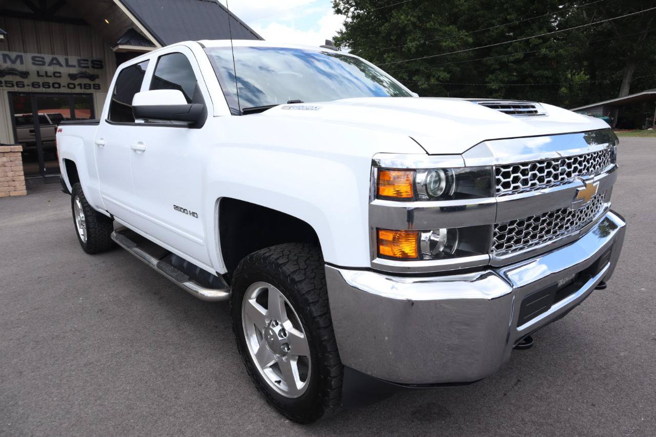 Used 2019 Chevrolet Silverado 2500 LT AWD/4WD image 3