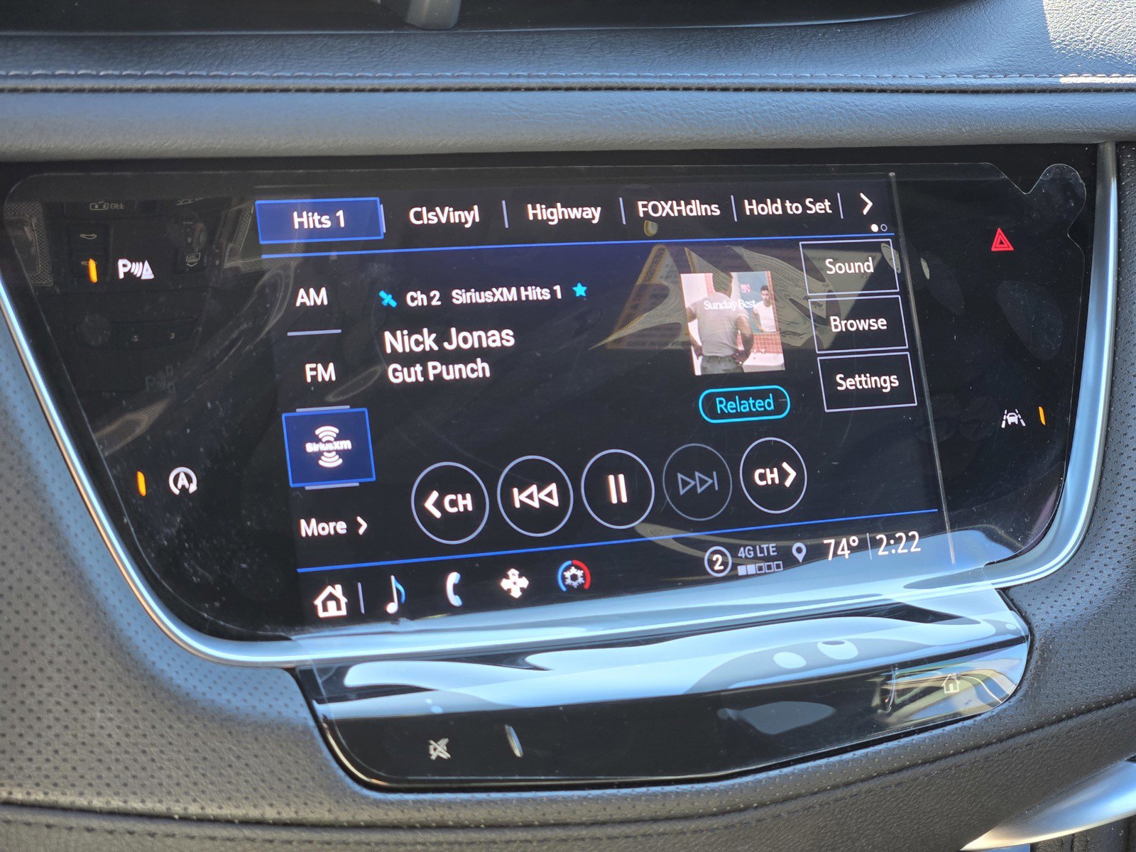 Used 2025 Cadillac XT6 Luxury image 18