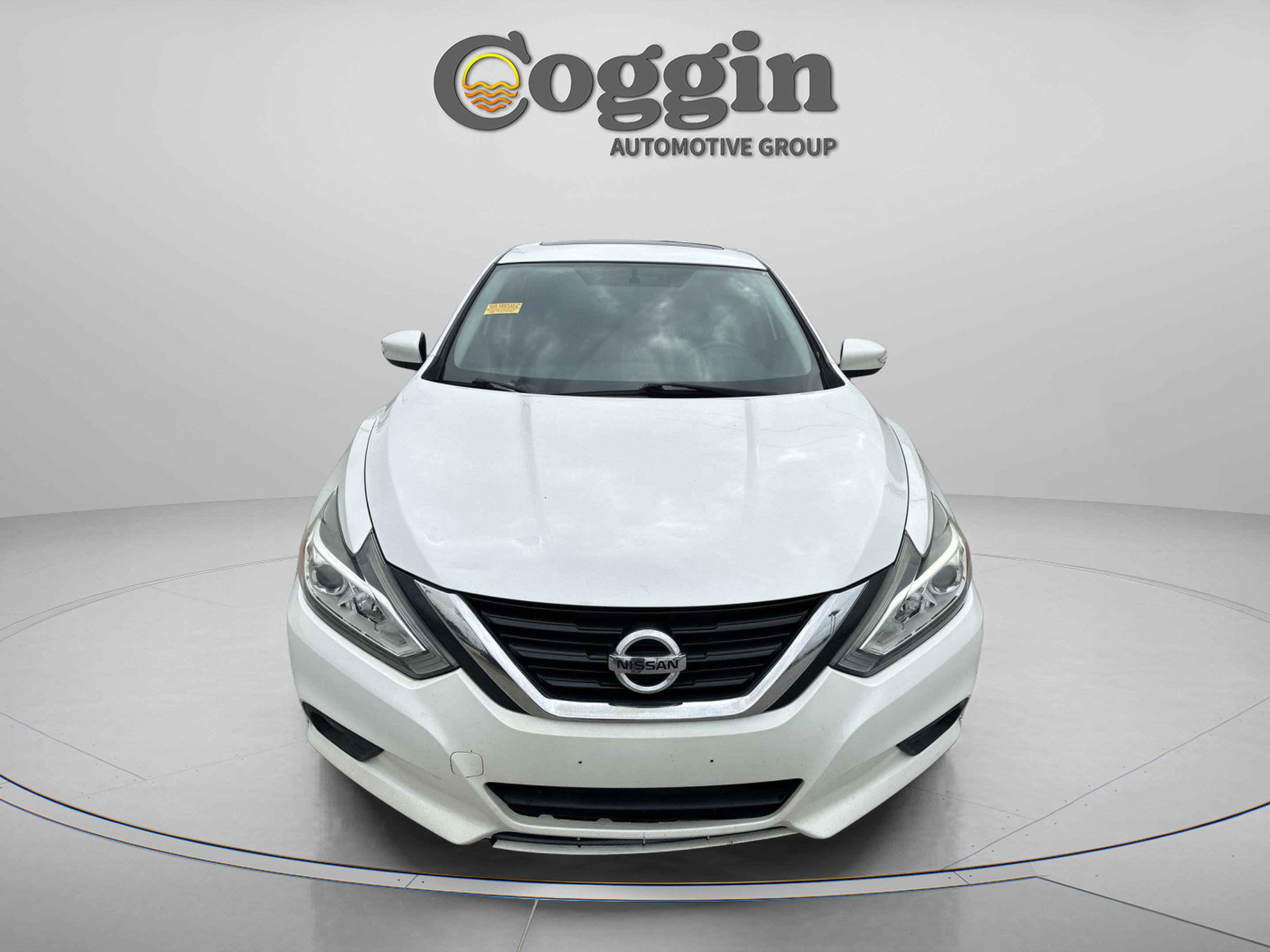 Used 2017 Nissan Altima 2.5 SL w/ Moonroof Package image 9