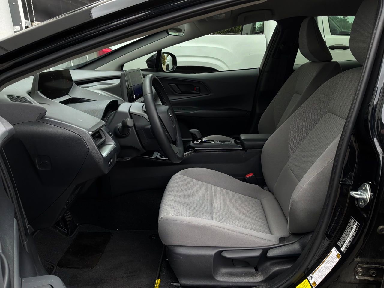 Used 2025 Toyota Prius LE image 10