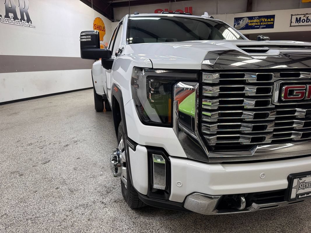 Used 2024 GMC Sierra 3500 Denali w/ Denali Reserve Package AWD/4WD image 14