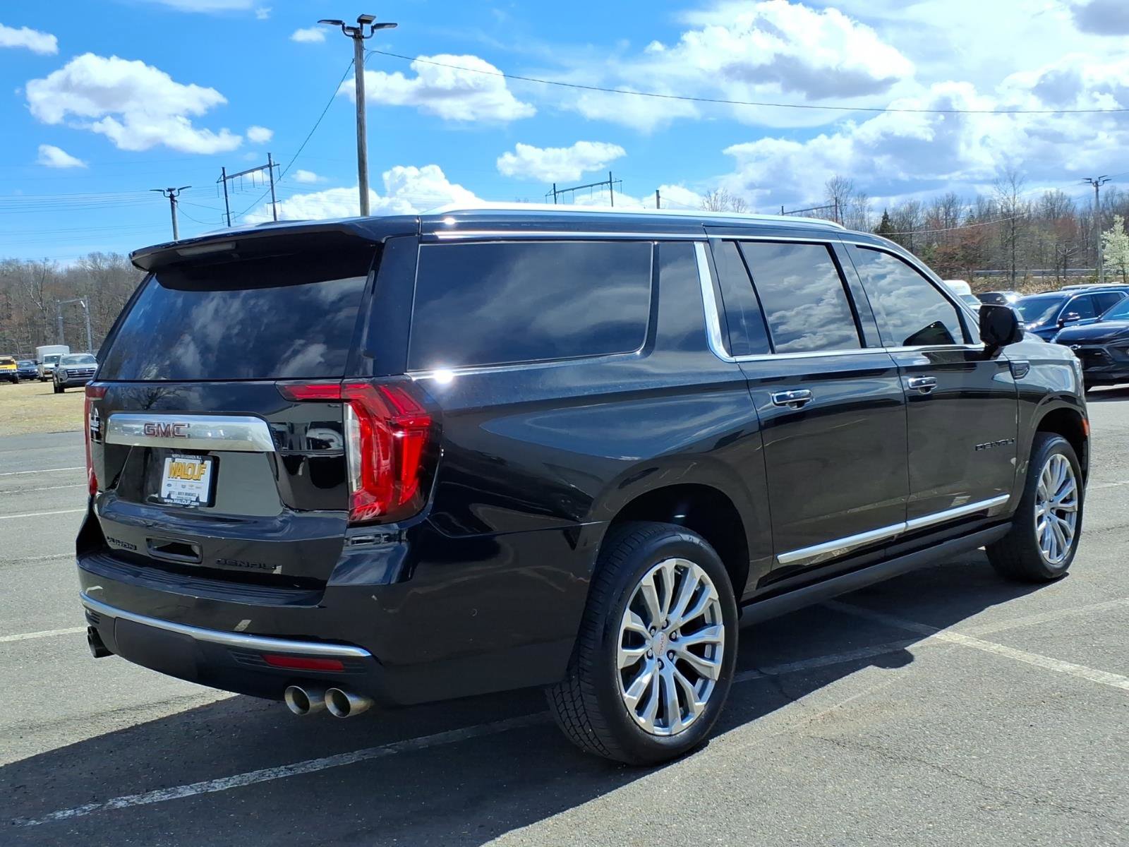 Used 2024 GMC Yukon XL Denali w/ Advanced Technology Package image 6