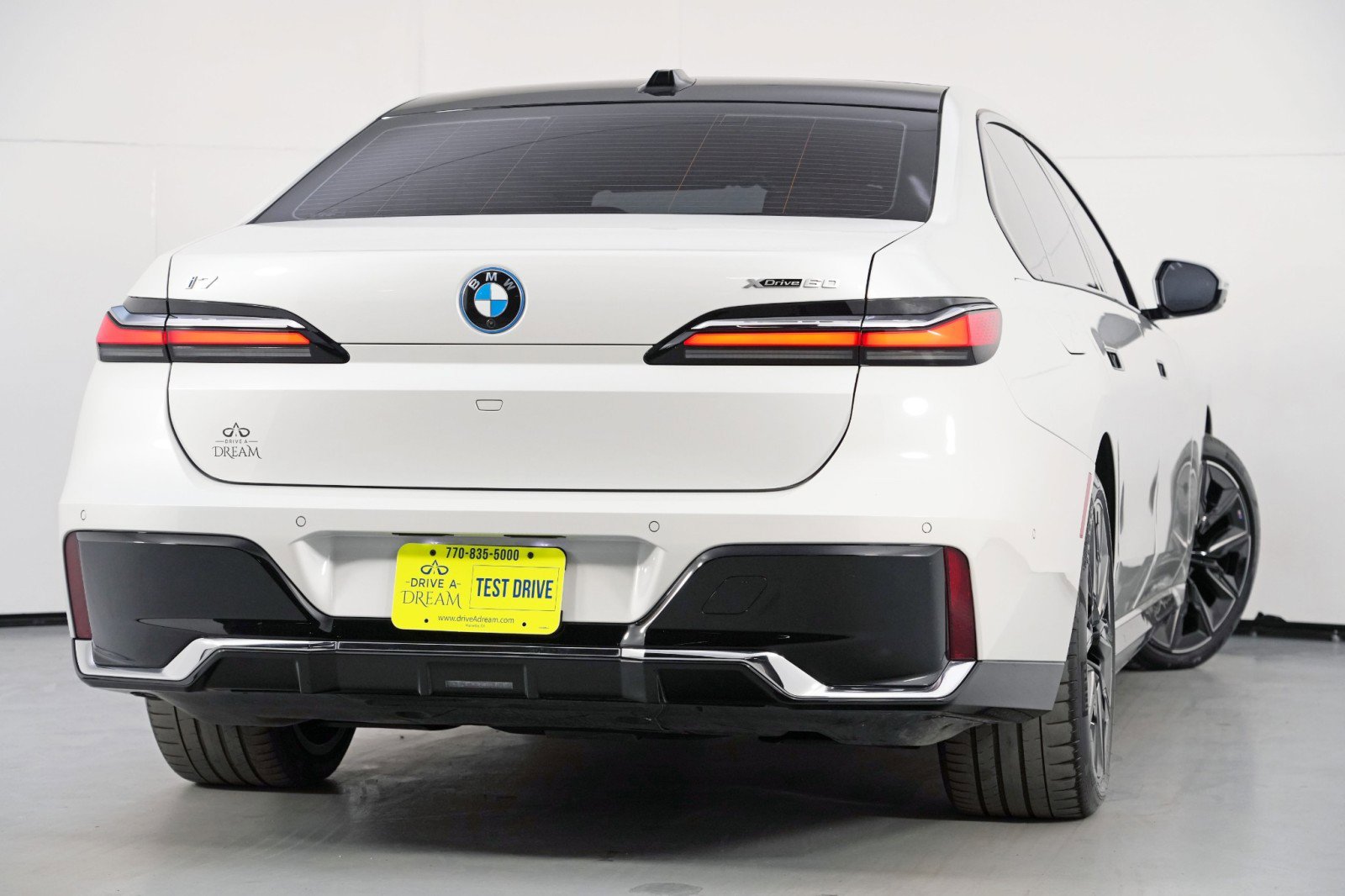 Used 2023 BMW i7 xDrive60 w/ Executive Package 2 image 5