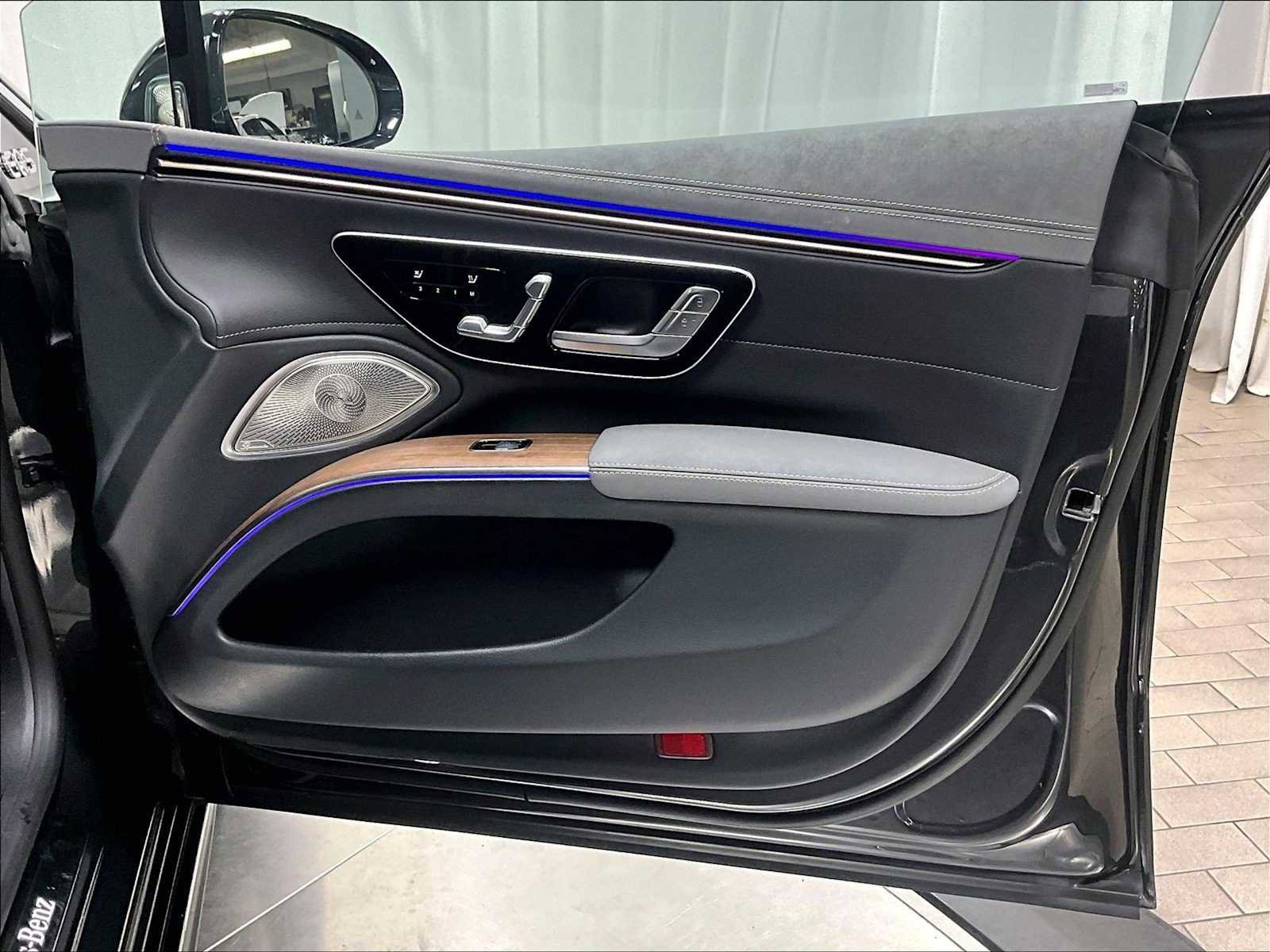 Used 2023 Mercedes-Benz EQS 580 4MATIC Sedan image 29