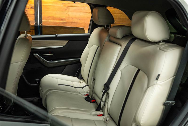 Used 2024 MAZDA CX-90 Plug-In Hybrid w/ Preferred image 11