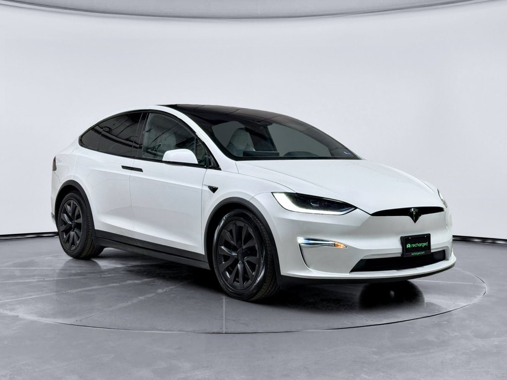 Used 2025 Tesla Model X image 4