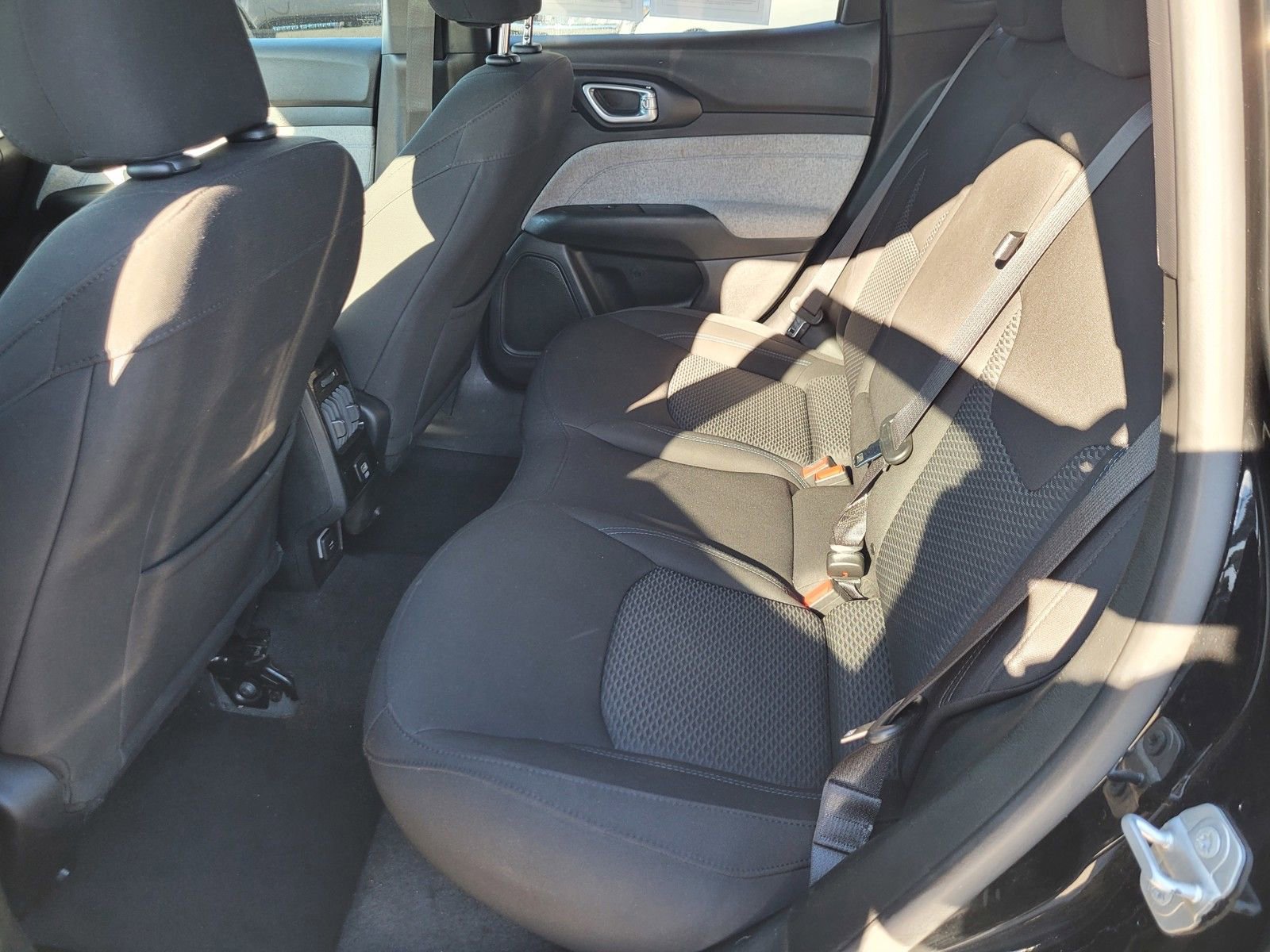 Used 2023 Jeep Compass Sport image 10