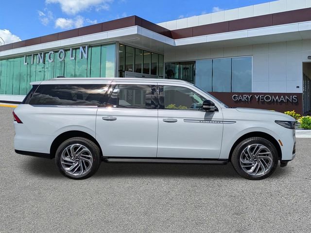 New 2026 Lincoln Navigator L Premier image 3