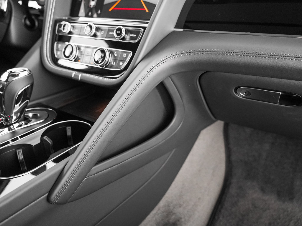 New 2026 Bentley Bentayga AWD/4WD image 33