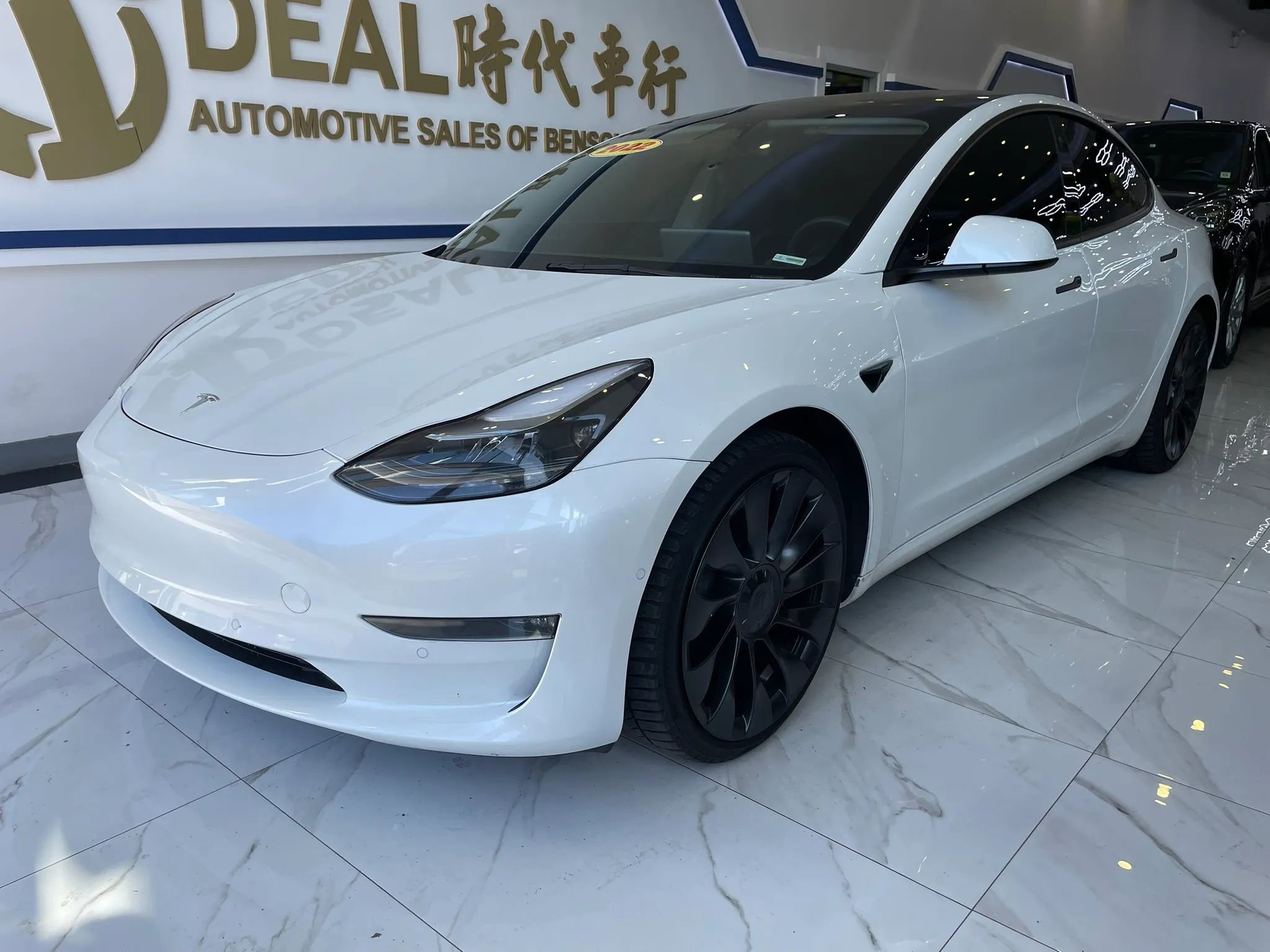 Used 2022 Tesla Model 3 Performance image 2