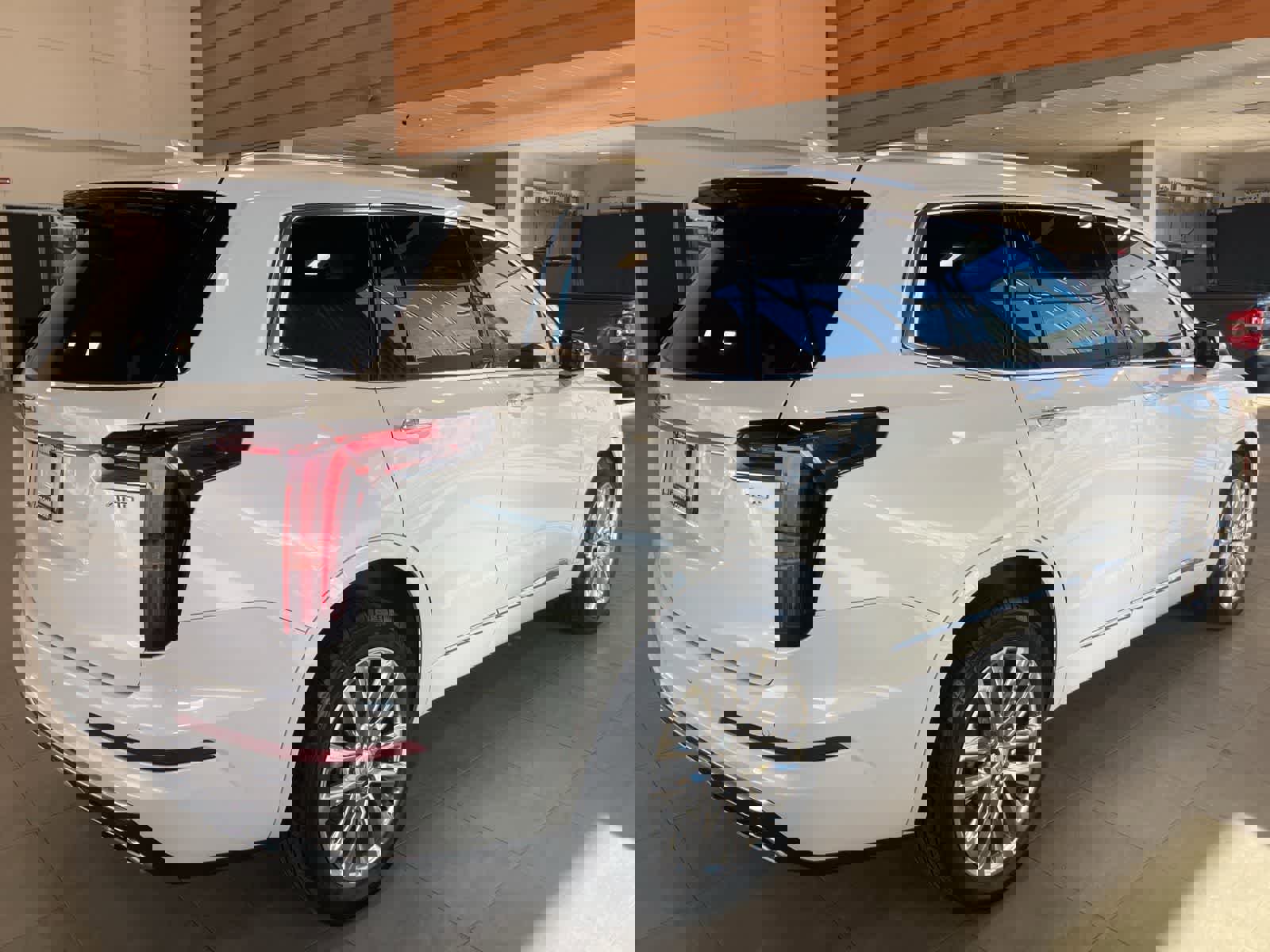 Used 2024 Cadillac XT6 Premium Luxury w/ LPO, Floor Liner Package image 5