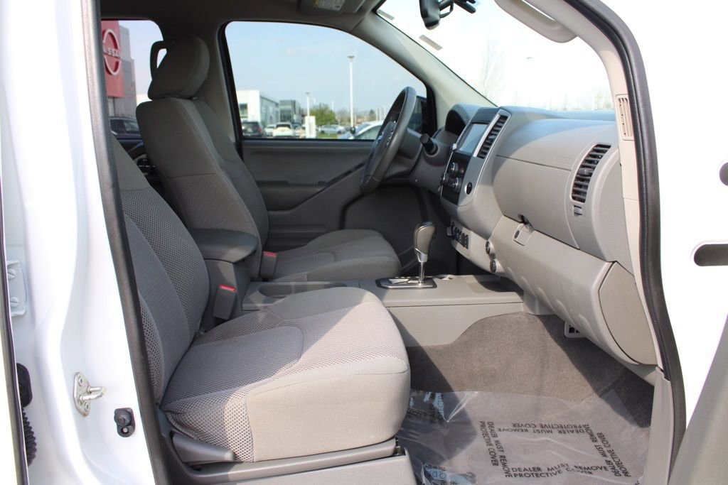 Used 2020 Nissan Frontier SV w/ Midnight Edition Floor Mats image 19