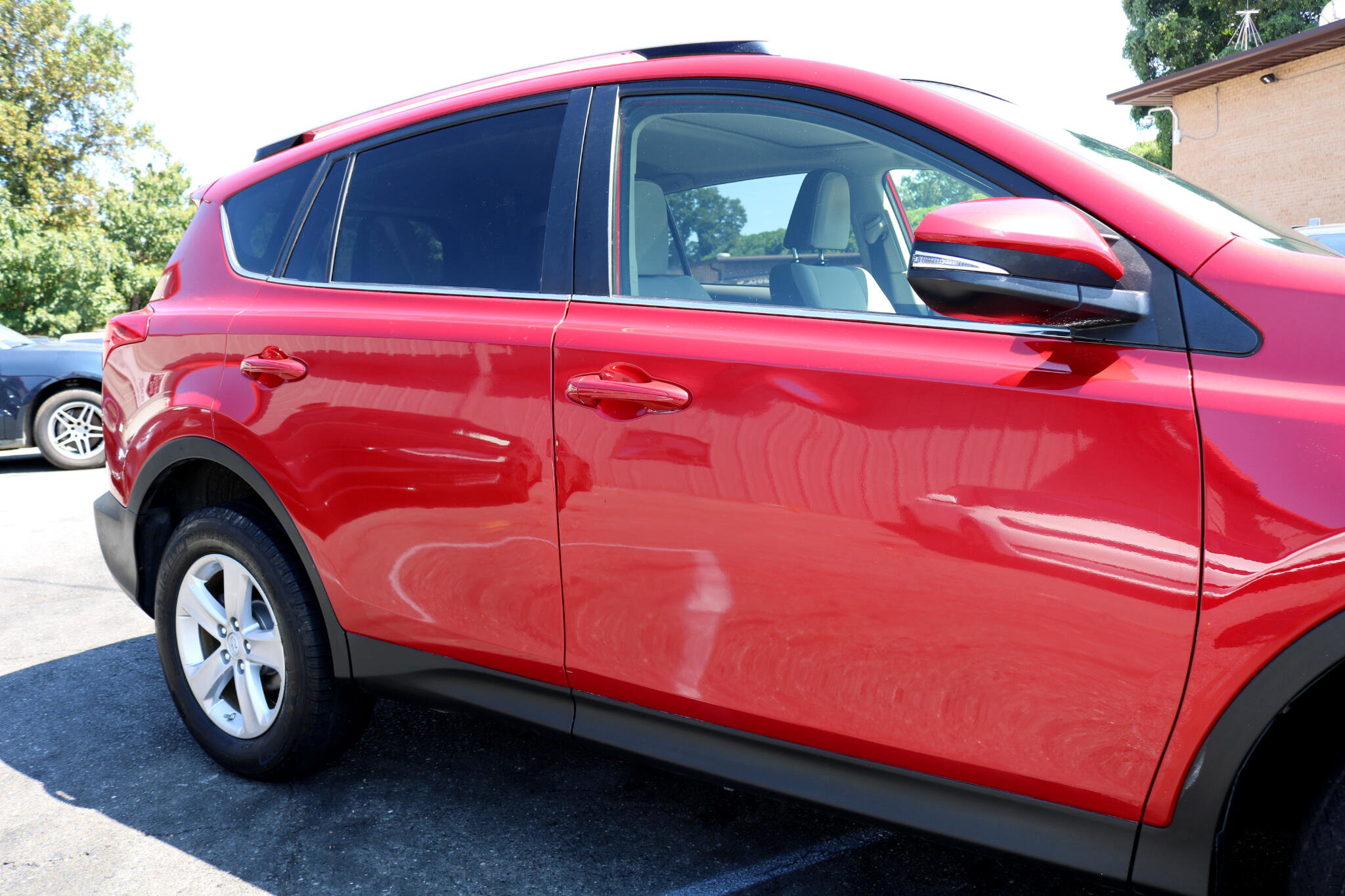 Used 2013 Toyota RAV4 XLE image 9