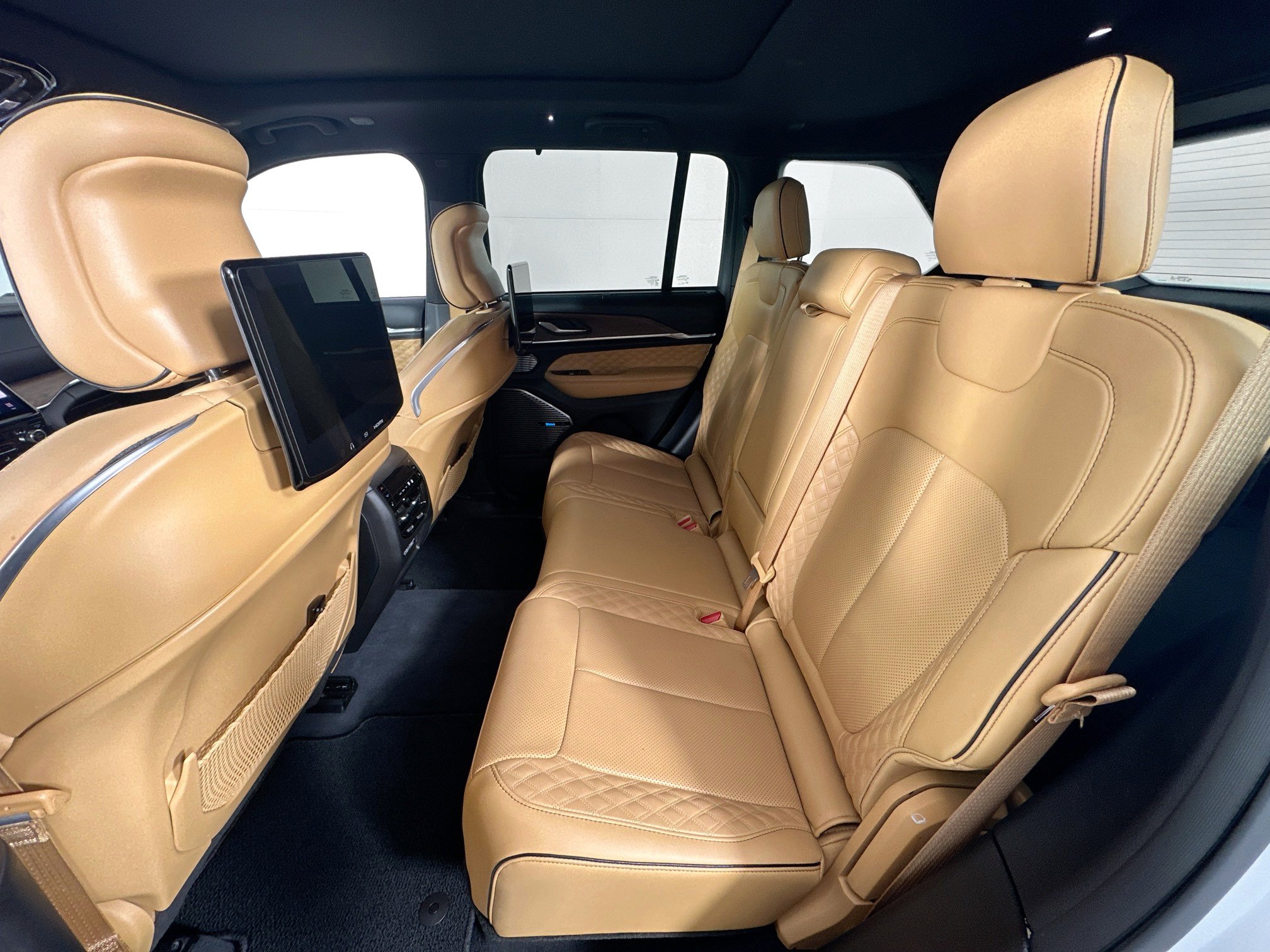 Used 2023 Jeep Grand Cherokee Summit w/ Rear Seat Video Group I image 26