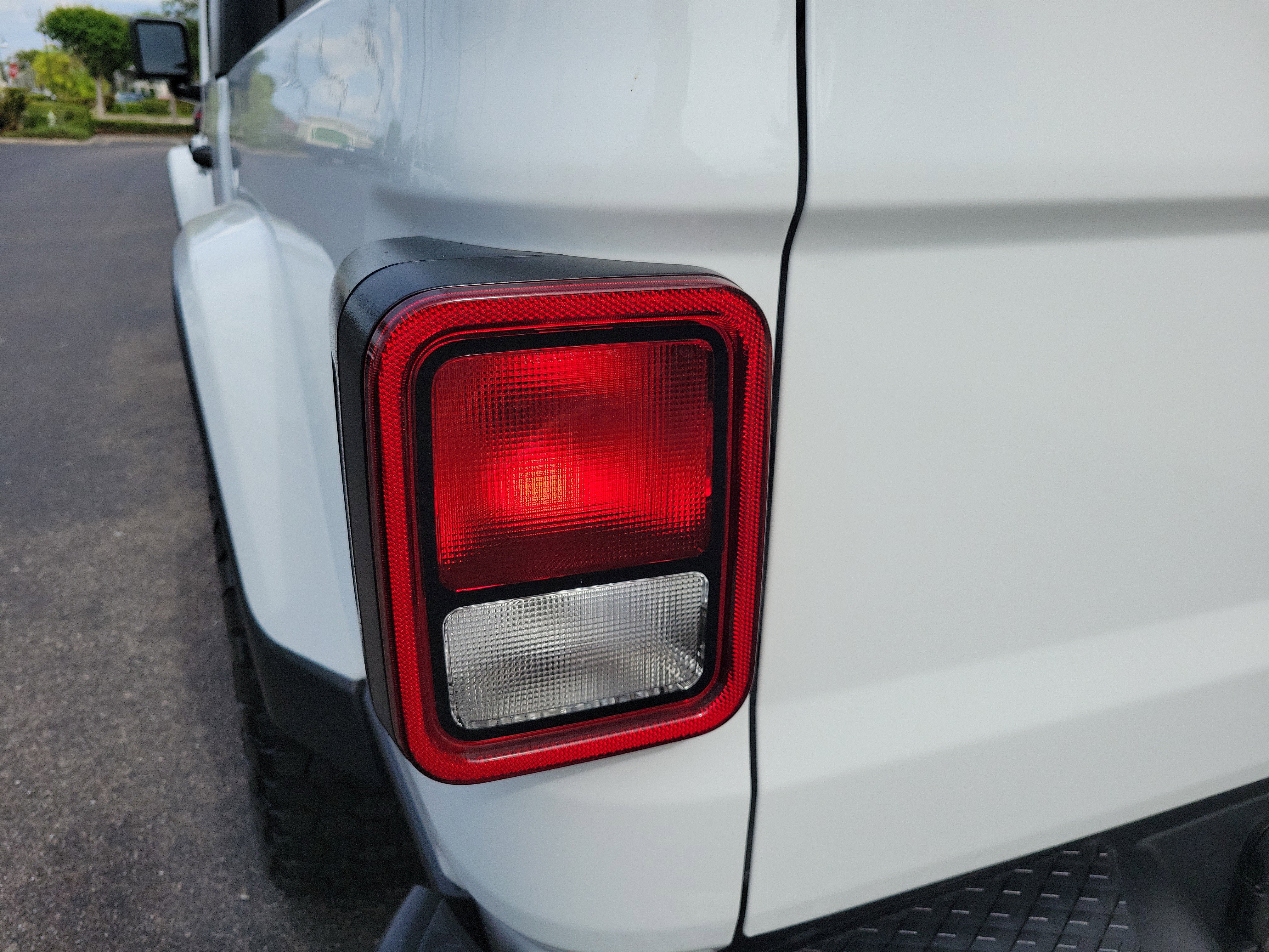 Used 2023 Jeep Gladiator Willys image 10