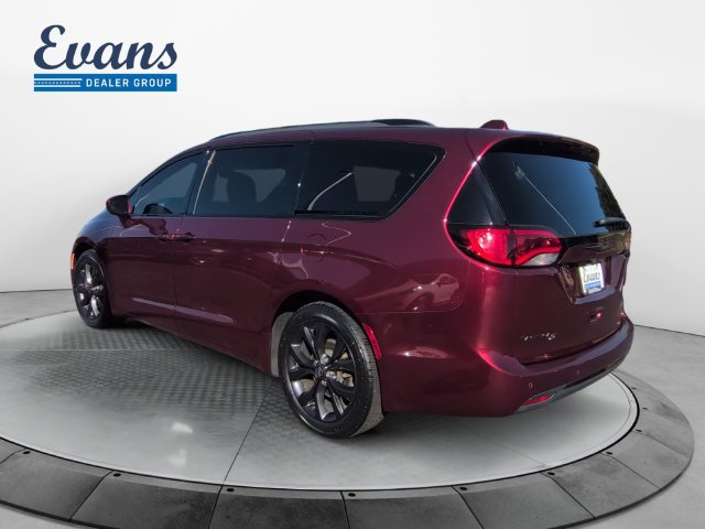 Used 2018 Chrysler Pacifica Touring Plus w/ S Appearance Package FWD image 4