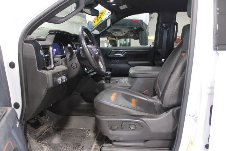 Used 2023 GMC Sierra 1500 AT4 w/ AT4 Premium Package AWD/4WD image 14