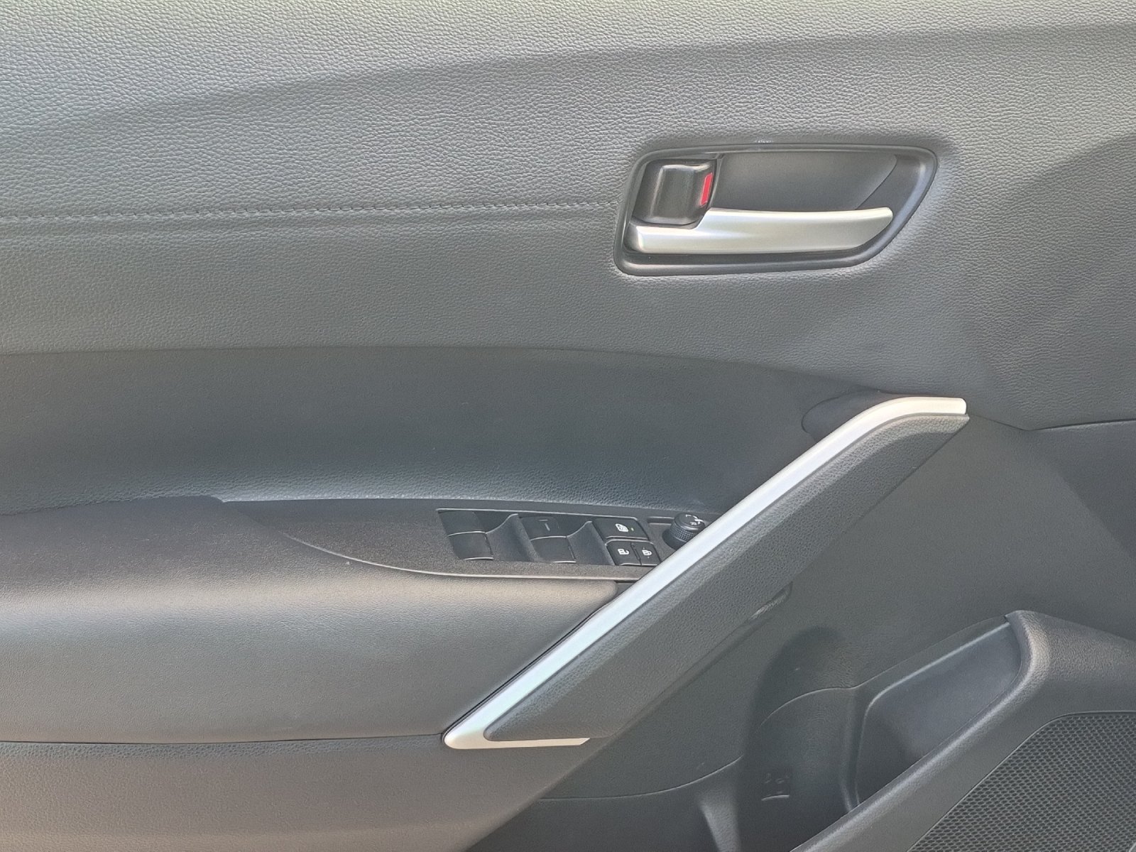 Certified 2026 Toyota Corolla Cross XLE FWD image 10