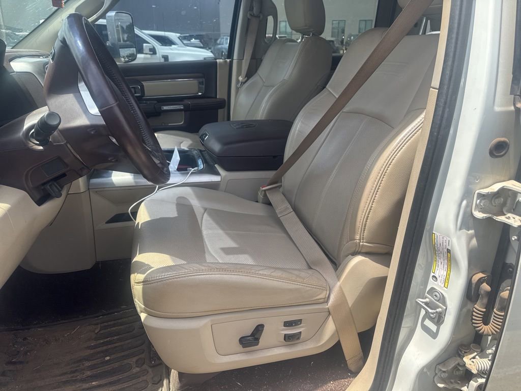 Used 2018 RAM 3500 Laramie w/ Convenience Group AWD/4WD image 7