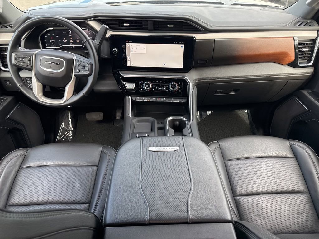 Used 2024 GMC Sierra 3500 Denali image 15