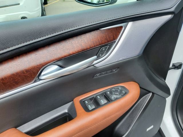 Used 2024 Cadillac XT5 Premium Luxury w/ LPO, Floor Liner Package FWD image 10