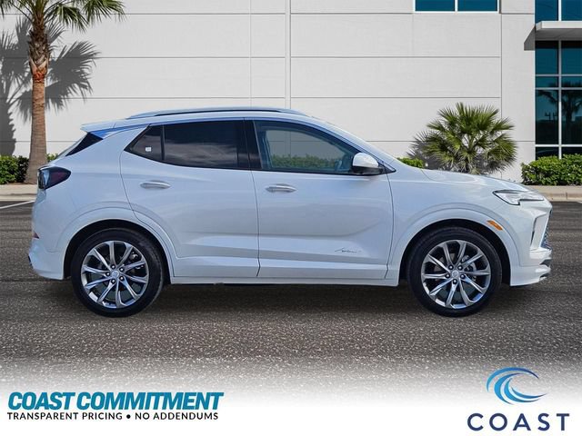 Used 2026 Buick Encore GX Avenir w/ Avenir Technology Package FWD image 5