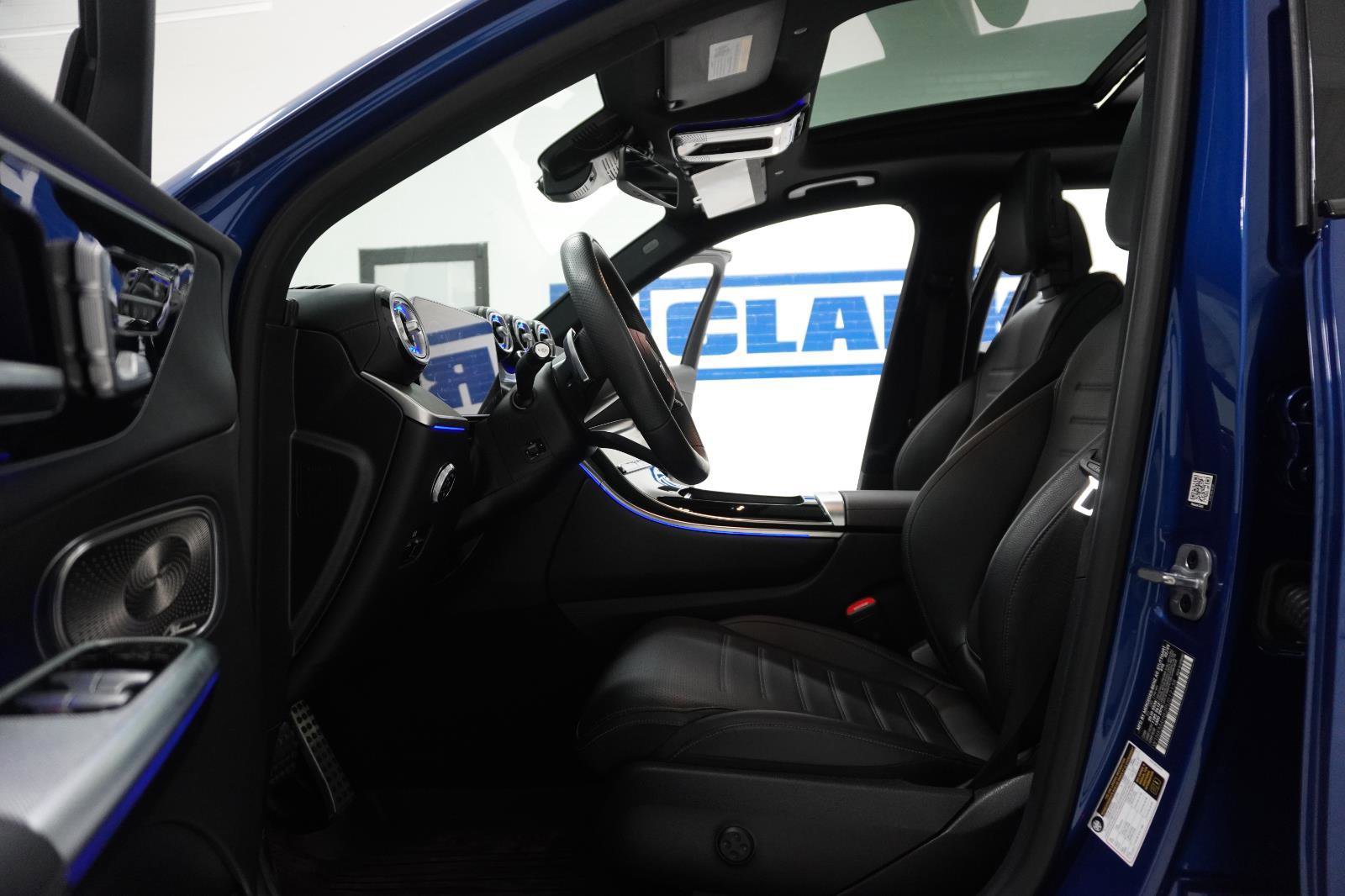 Used 2023 Mercedes-Benz GLC 300 4MATIC image 18