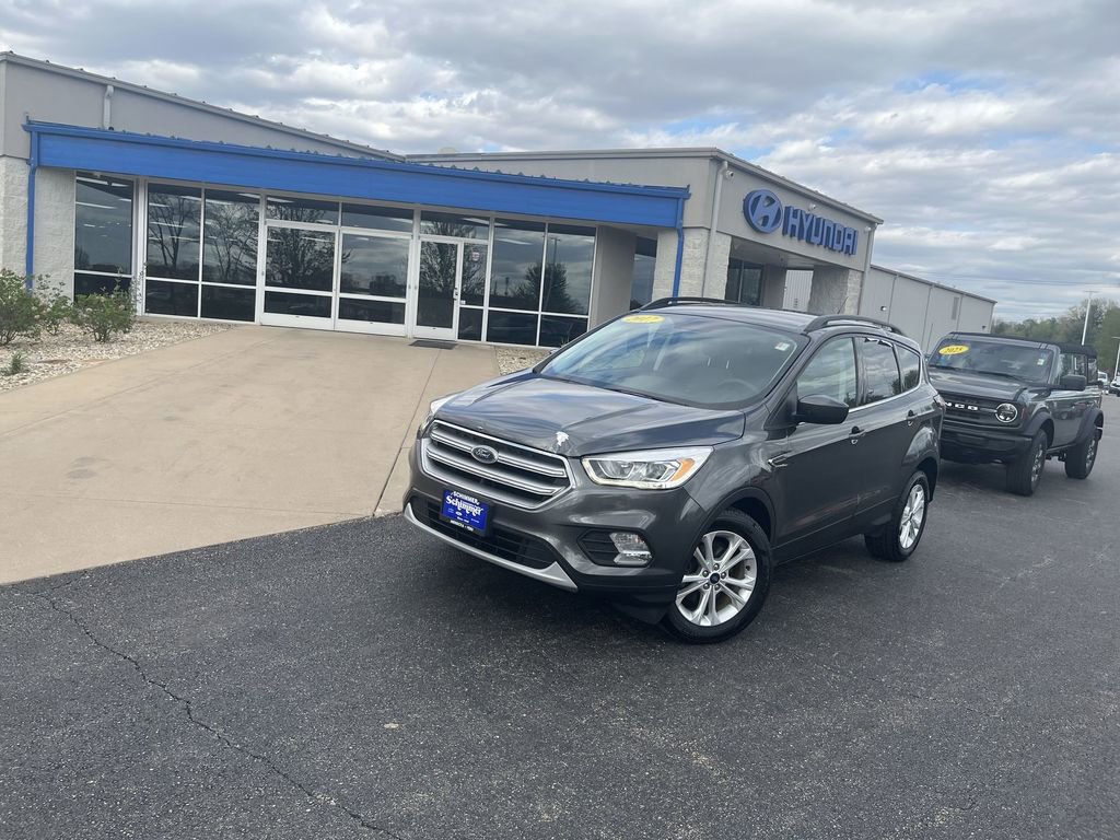 Used 2017 Ford Escape SE w/ Equipment Group 201A FWD image 5