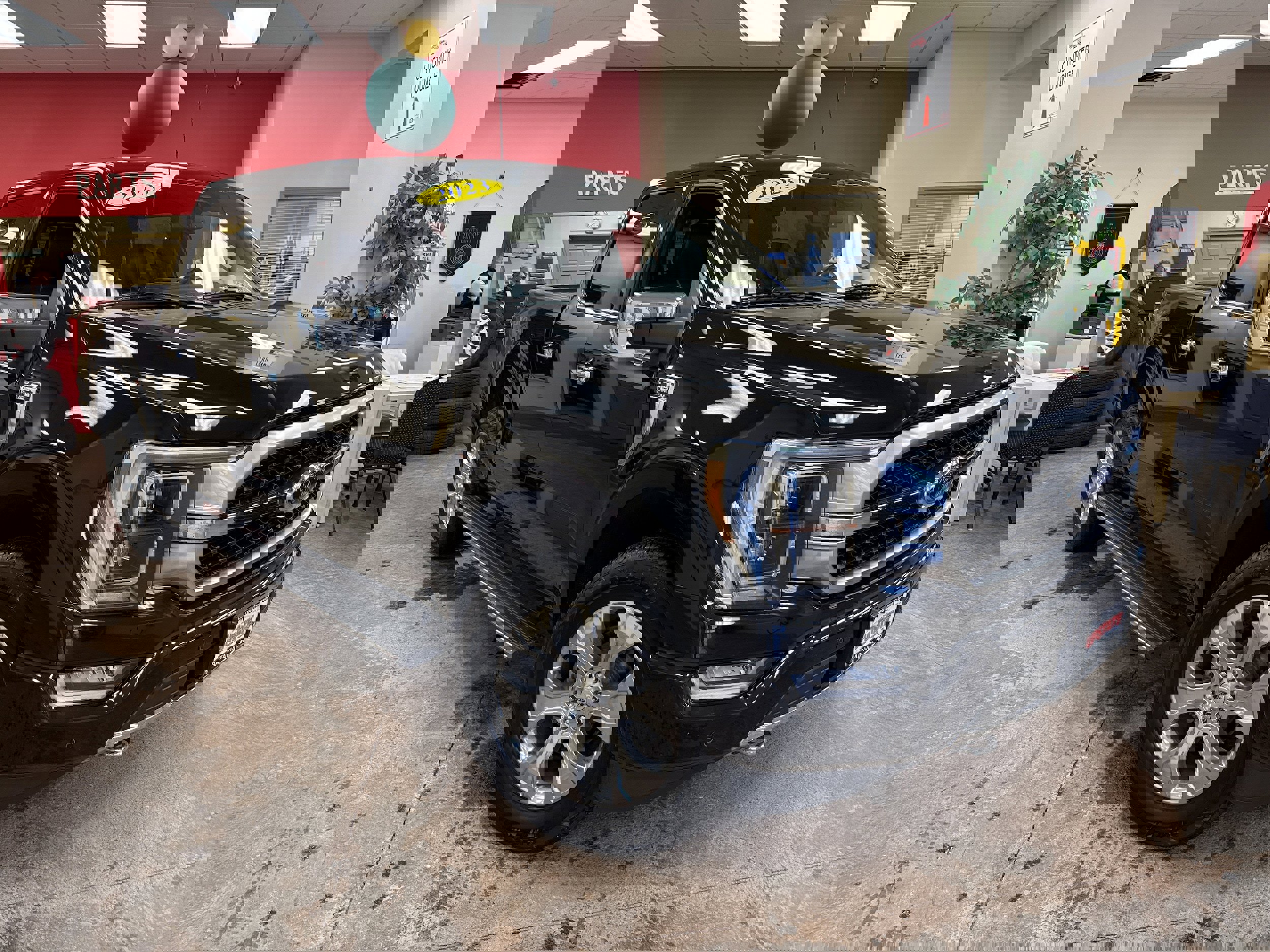 Used 2023 Ford F150 Platinum image 1