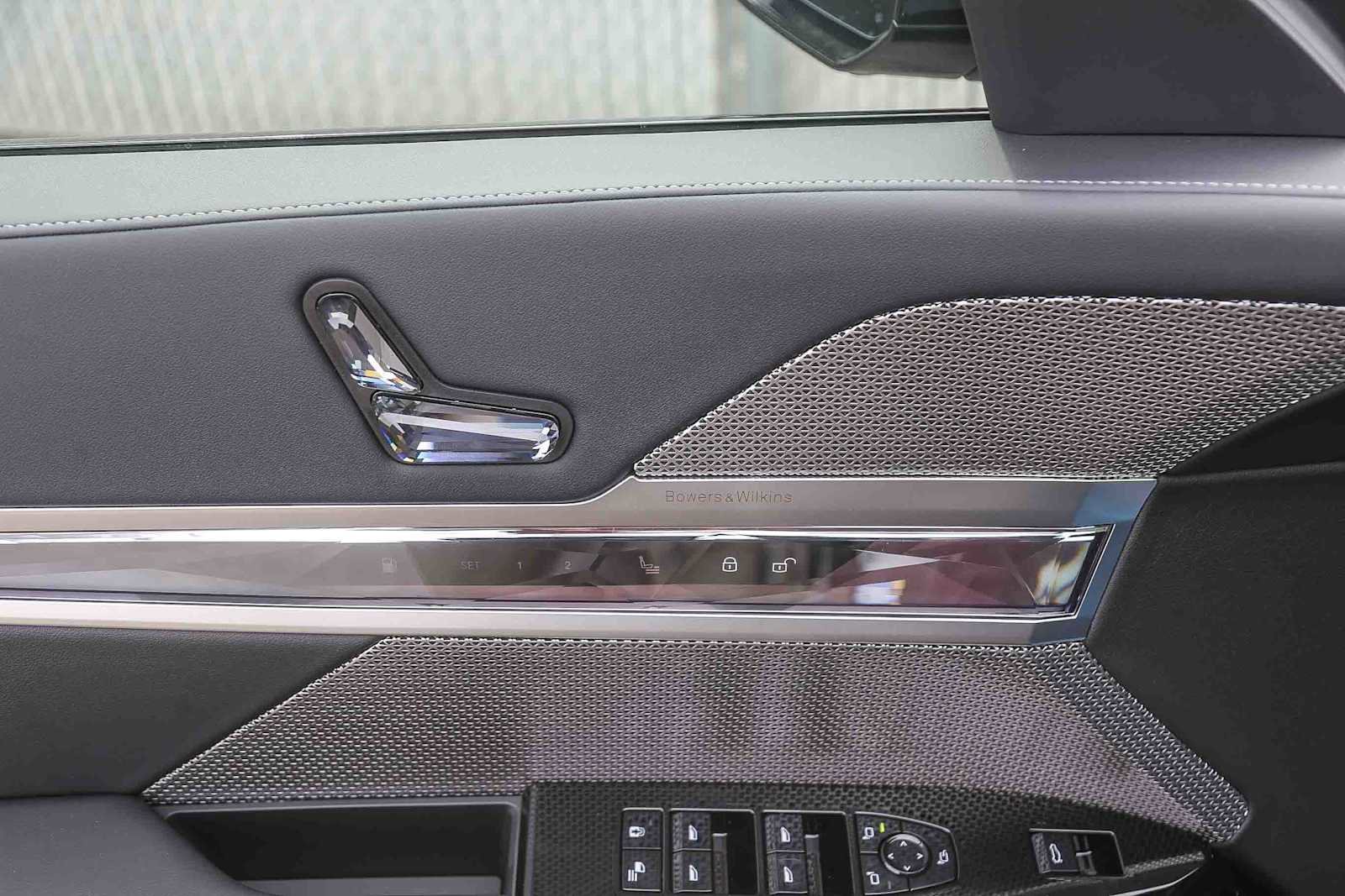 Used 2025 BMW 750e xDrive image 18