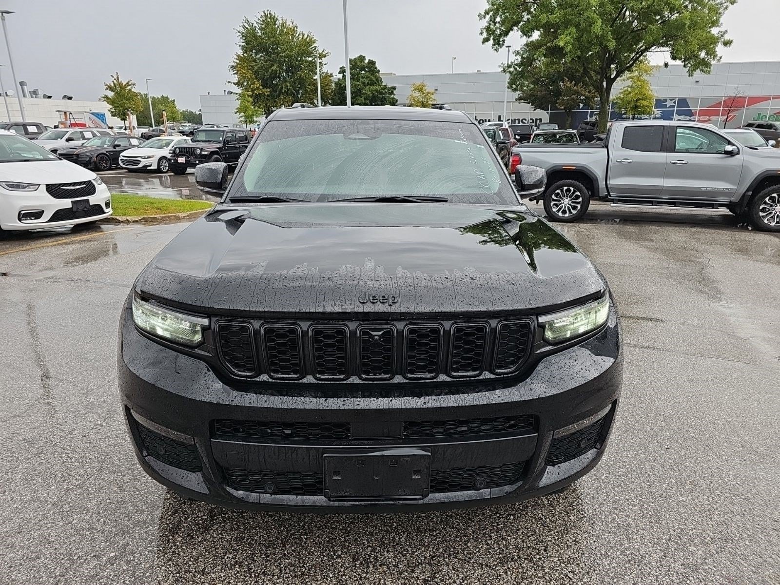 Used 2023 Jeep Grand Cherokee L Limited w/ Luxury Tech Group II AWD/4WD image 9