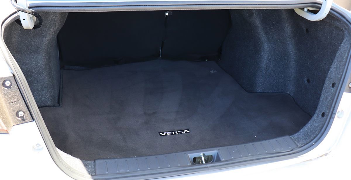 Used 2021 Nissan Versa SV FWD image 25