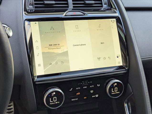 Certified 2024 Jaguar E-PACE R-Dynamic SE AWD/4WD image 13