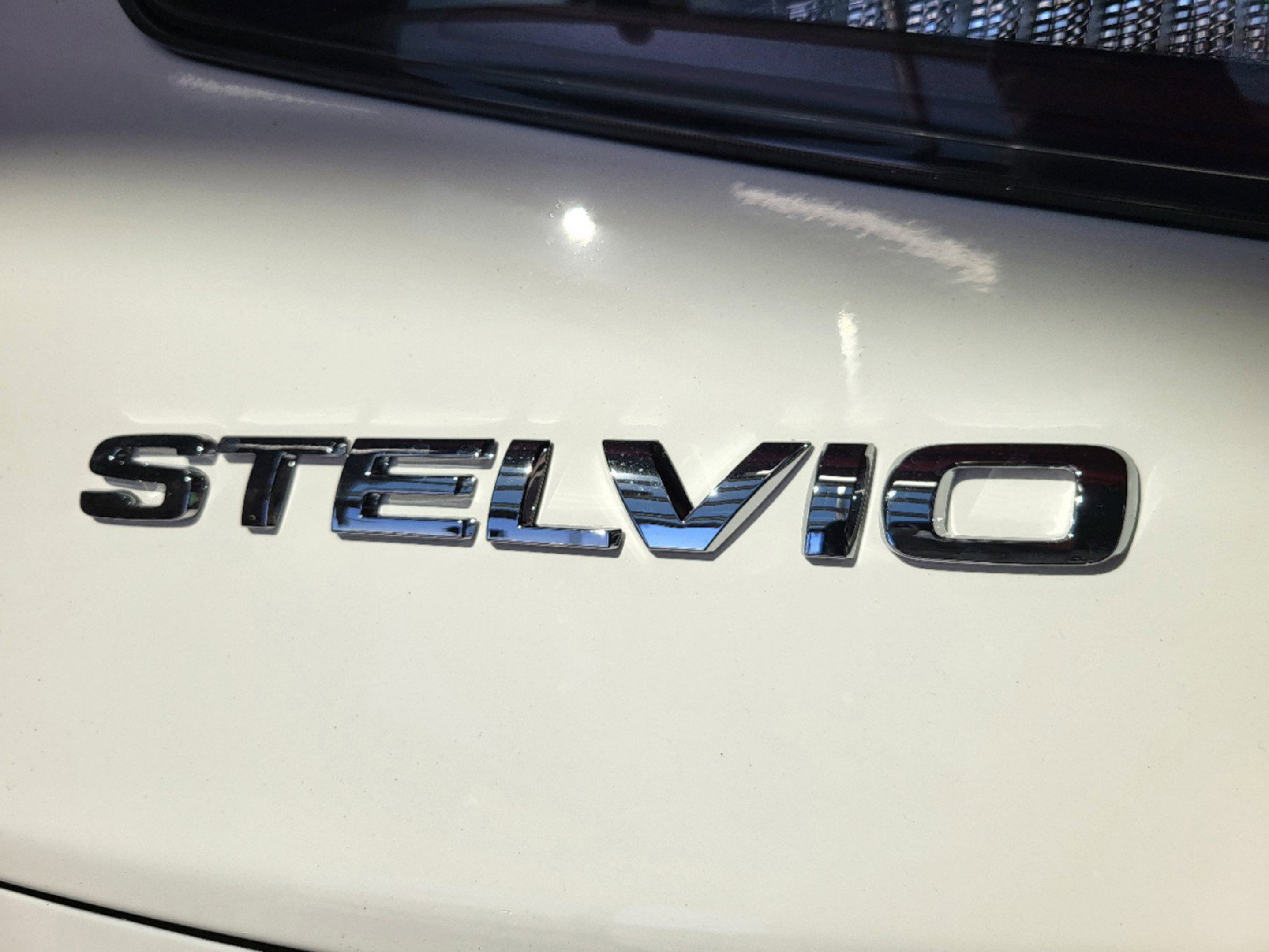 New 2025 Alfa Romeo Stelvio Sprint AWD/4WD image 12