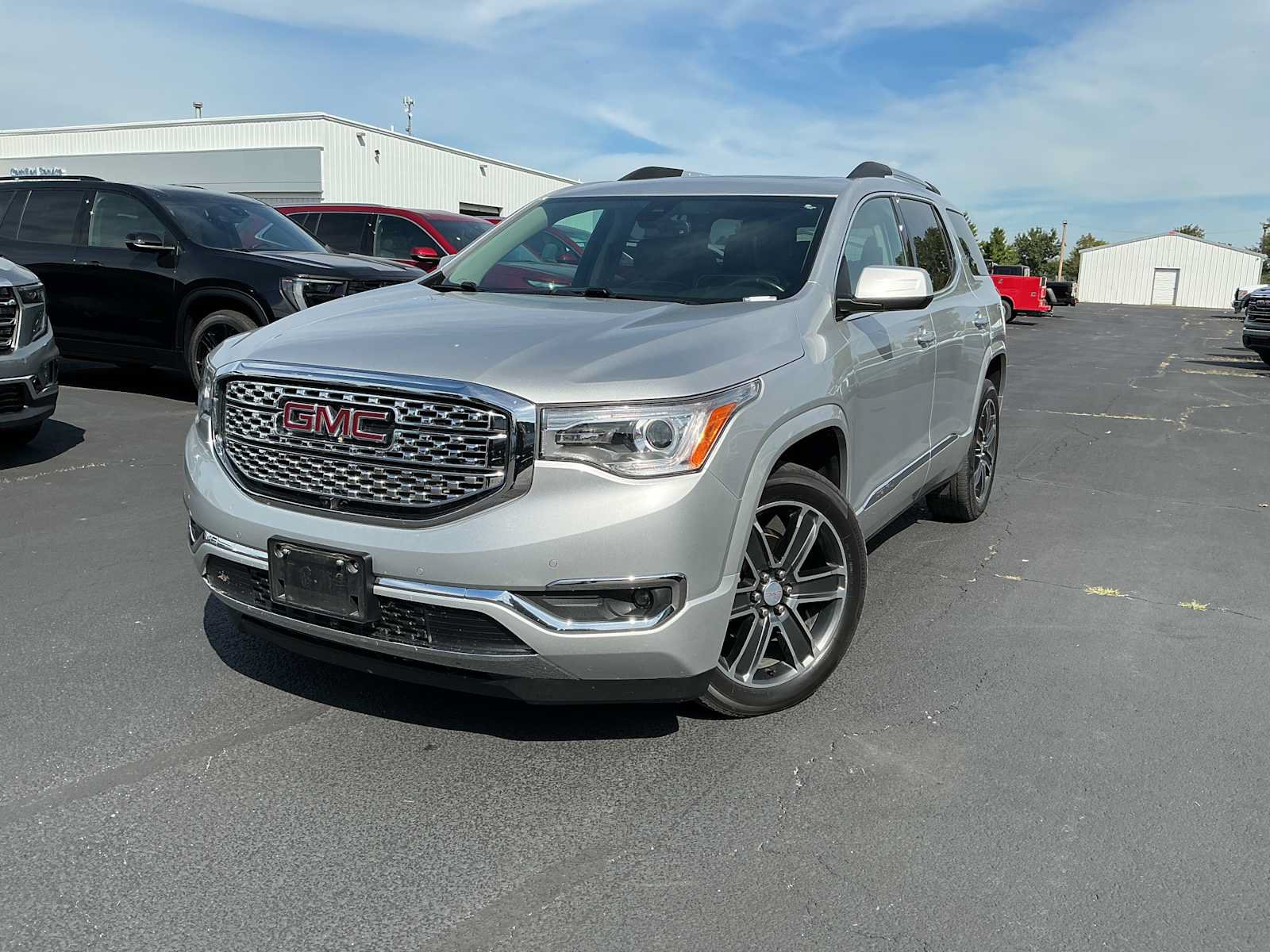 Used 2018 GMC Acadia Denali w/ Technology Package AWD/4WD image 3