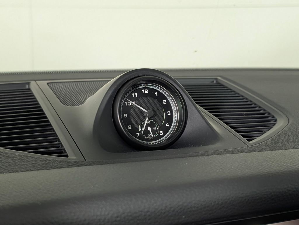 New 2026 Porsche Macan image 31