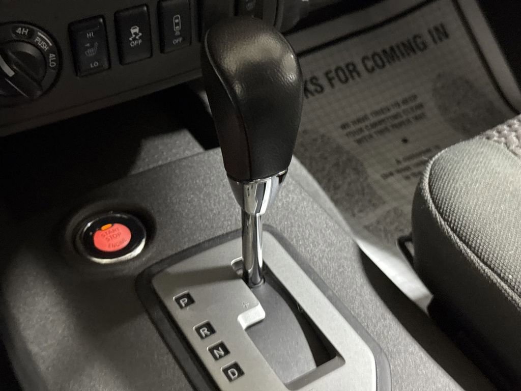 Used 2021 Nissan Frontier SV image 16