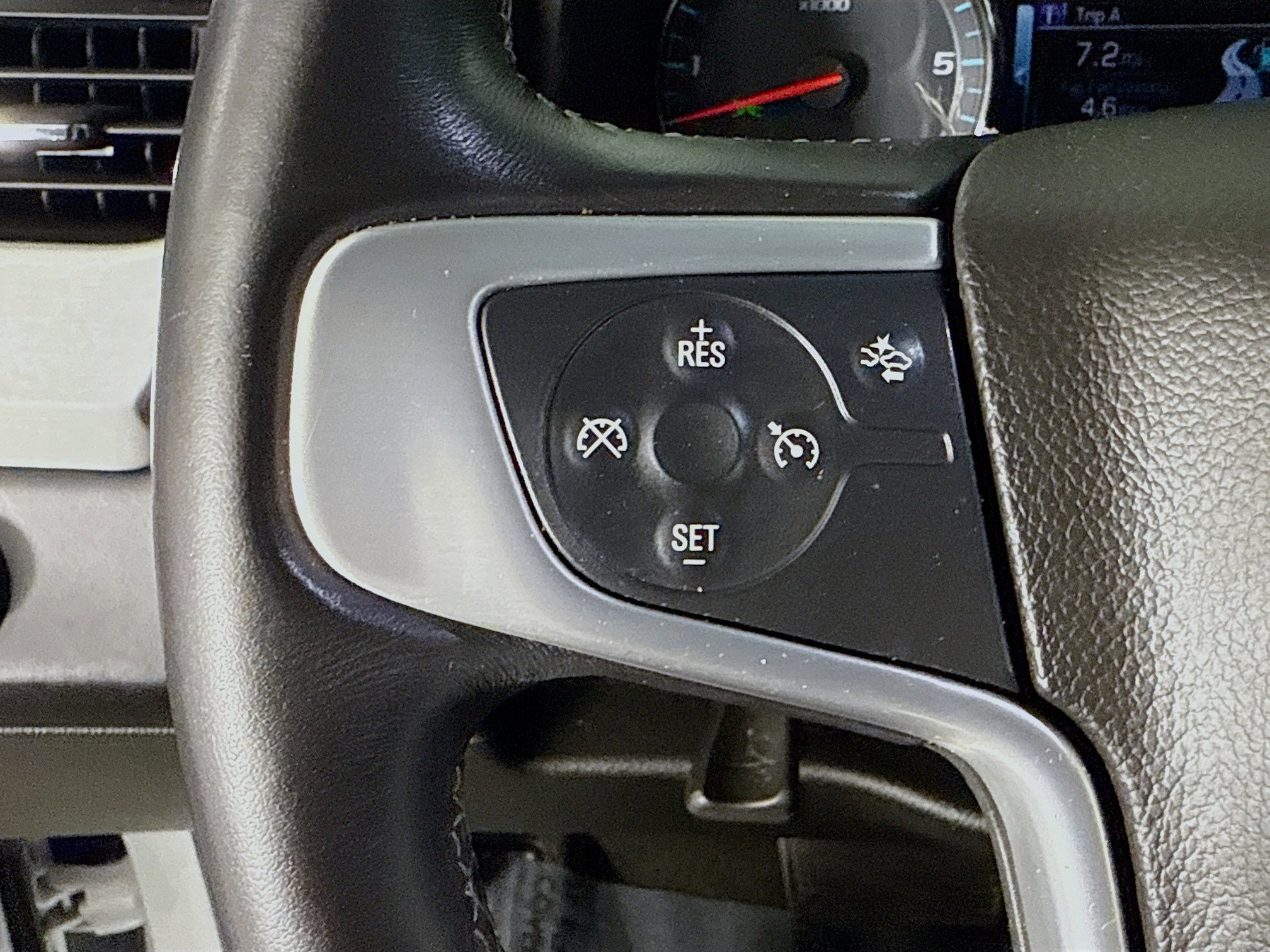 Used 2018 GMC Yukon SLT w/ HD Trailering Package image 14