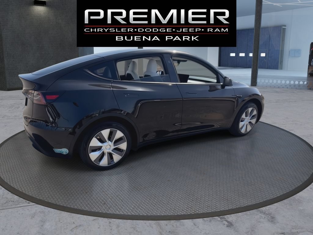 Used 2024 Tesla Model Y Long Range RWD image 8