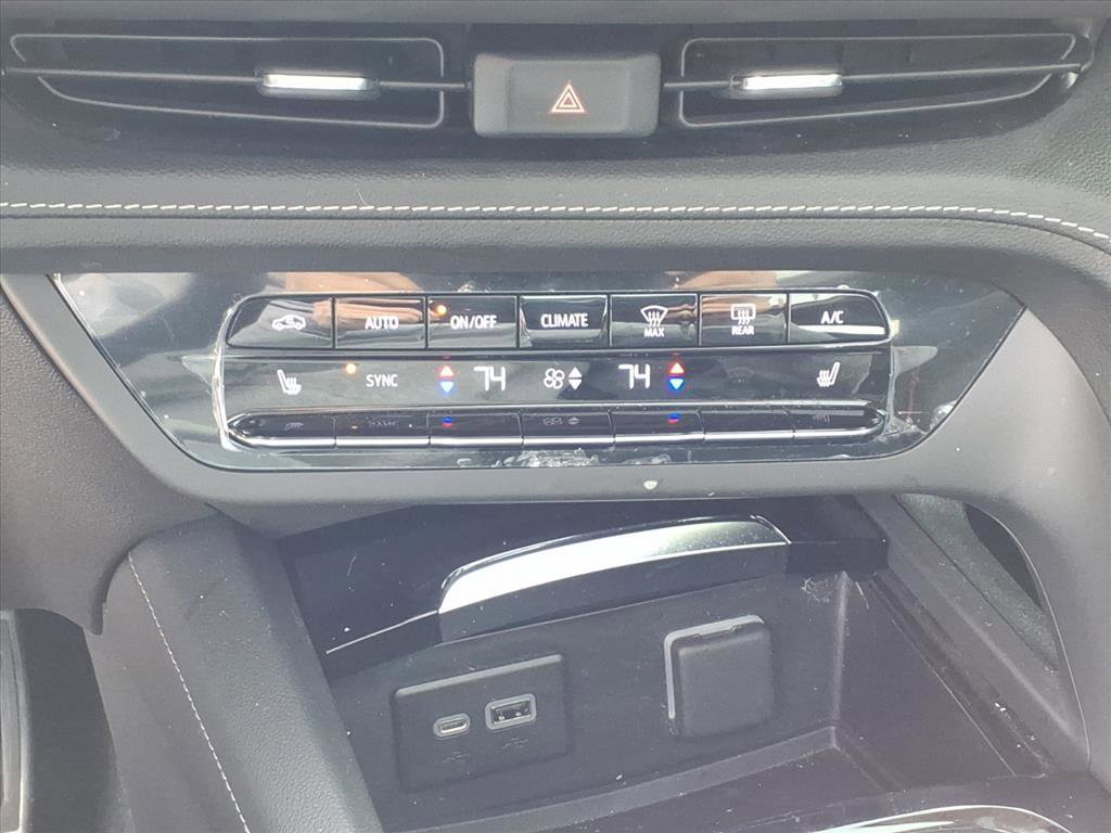 Used 2023 Buick Envision Essence w/ Sport Touring Package image 14