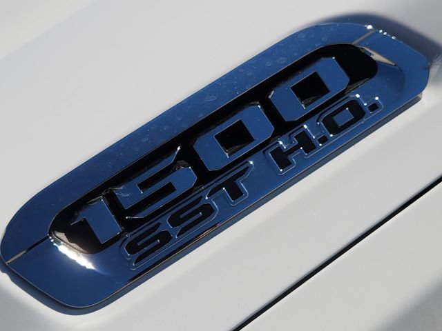 Used 2025 RAM 1500 Limited w/ Off Road Group image 9