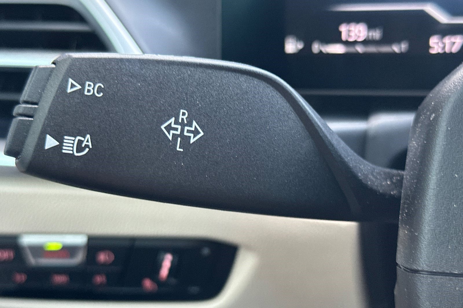 Used 2025 BMW 430i Coupe w/ Convenience Package image 31